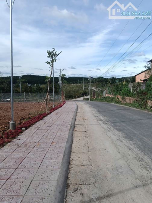 Đất nền ven Đà Lạt, gần sân bay Liên Khương, Cách Quốc Lộ 27 100m, giá cực tốt - 4