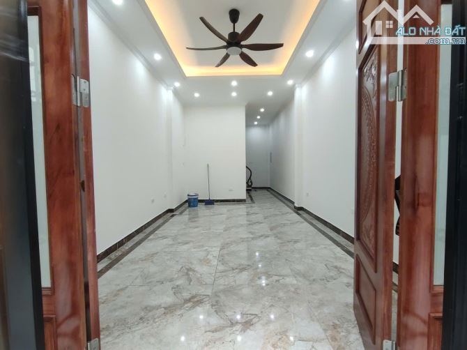 Bán Nhà Riêng Phố Lê Hồng Phong 5 Tầng Có Thang Máy Nhà Đẹp Về Ở Luôn - 4