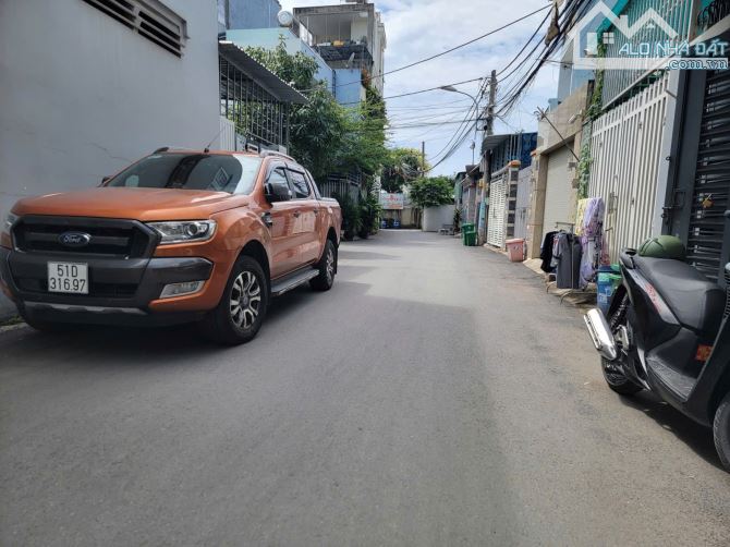 Bán nhà đẹp hẻm xe tăng - 62m2, 2 tầng, Lã Xuân Oai - Chỉ 5.6 tỷ - 4