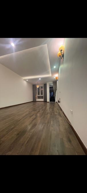 - Bán nhà Lạc Trung, khu phân lô Vip, 68m2 mặt tiền 4.5m x 5 tầng. Giá 18 tỷ - 4