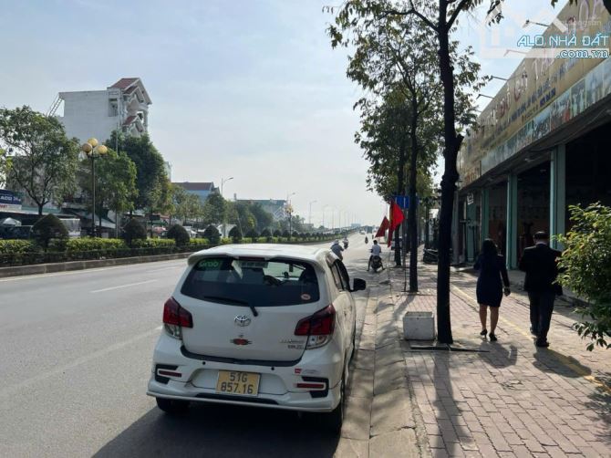 Chủ cần bán đất mặt tiền đường Hà Huy Giáp - Phường Thạnh Lộc tổng diện tích 3.400m2 giá - 4