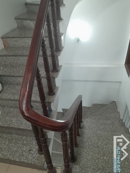 Bán gấp nhà Văn Cao 36m2, 5 tầng, 7.2 tỷ - Nhà dân xây dựng khung cột, đẹp, gần ô tô - 5
