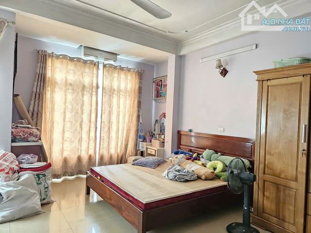 Bán nhà liền kề , vỉa hè, Nguyễn Hữu Thọ, Linh Đàm  DT: 79m2 x 5tầng, MT: 5,5m, giá 23,9ty - 5