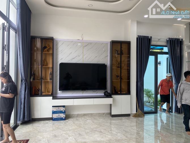 Bị thử vườn Tân hiệp hóc môn. Đẹp lung linh, 2tx 160m2. Giá 7,5ty( thương lượng) - 5