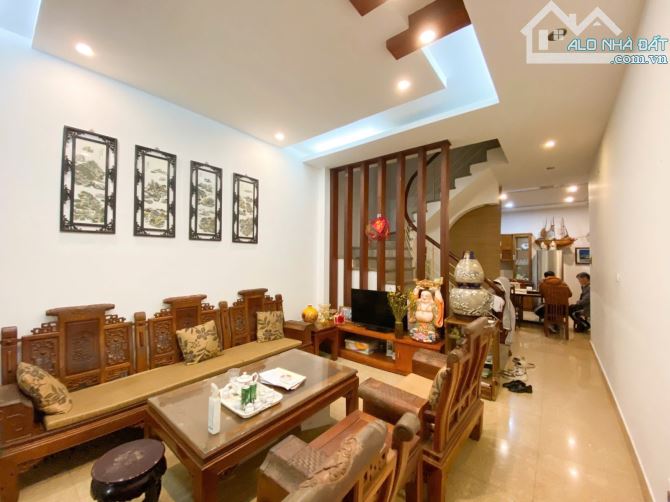 BÁN NHÀ NGÕ 82 YÊN LÃNG - MUA ĐẤT TẶNG NHÀ 4 TẦNG - 2 THOÁNG - NỞ HẬU – CHỈ 15,8 TỶ - 5