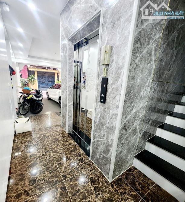 Bán nhà Kim Ngưu 60m2 x 5 tầng thang máy, phân lô vỉa hè, 7 chỗ vào nhà. Giá 16 tỷ - 5