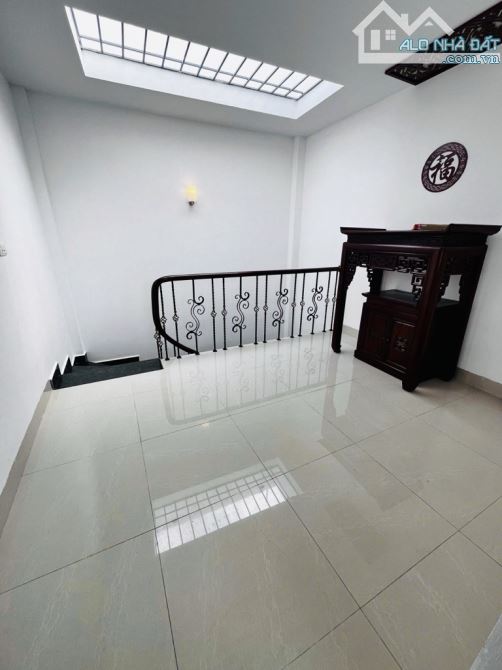 CĂN NHÀ ĐẸP, NGÕ THÔNG, CÁCH 40m RA ĐƯỜNG OTO - KHU VIP PHỐ NGUYỄN VĂN CỪ - 5