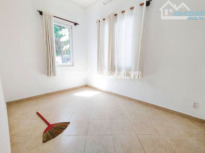 Cho thuê biệt thự khu compound, 3 tầng, hồ bơi, sân vườn, 350m2, 5PN - 9