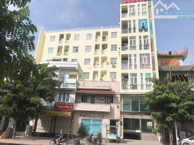 Bán tòa nhà 7 tầng MT Lê Thị Riêng gần UBND Quận 12, giá 32 tỷ tl