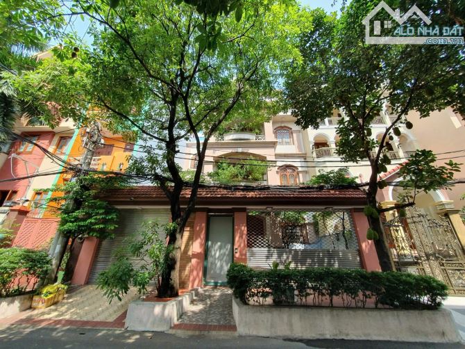 Bán Biệt Thự Khu Compound 99 Cộng Hòa, P4, Tân Bình, 12x20m, Nhà 5 tấm, Kế bên Pico Plaza