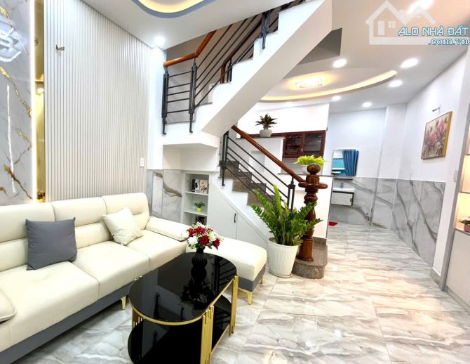 Chỉ nhỉnh 3 tỷ nhận ngay nhà đẹp tại Phan Huy Ích Gò Vấp, Emart