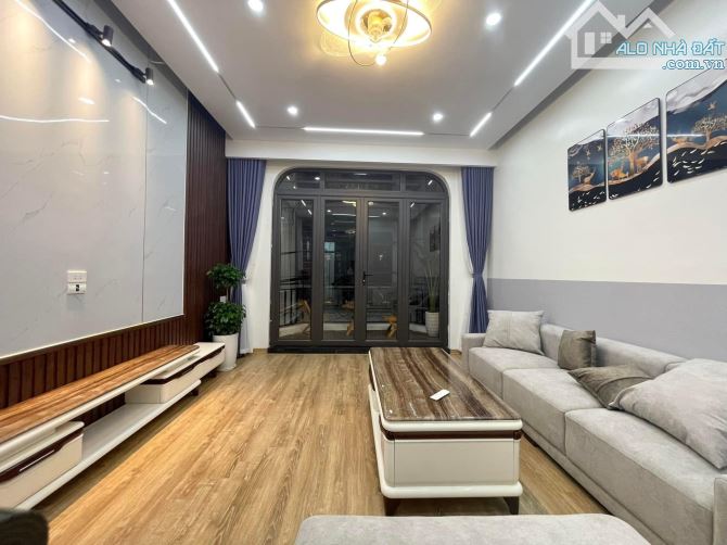 SIÊU PHẨM NHÀ ĐẸP, PHÂN LÔ, KINH DOANH VP, CẦU GIẤY, PHÙNG CHÍ KIÊN, 6 TẦNG 40M, 11 TỶ