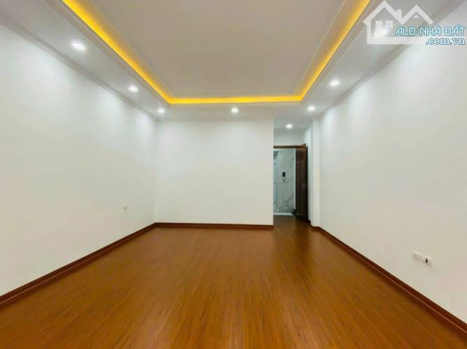 Cho thuê nhà Khương Đình – Thanh Xuân DT 60m x 6 tầng thang máy, mới 99%, 32tr/th