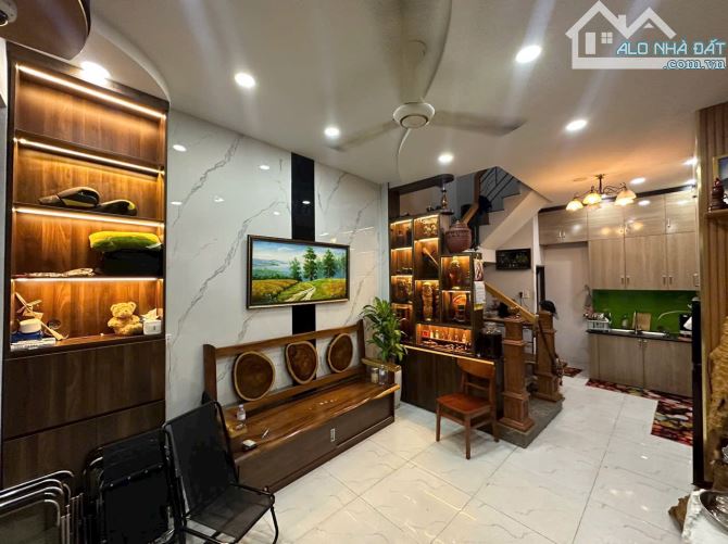 Tân Phú - Nhà hẻm Dương văn dương - Tân quý - Nhà mới - nội thất ốp gỗ - 2 Lầu - Sổ hồng
