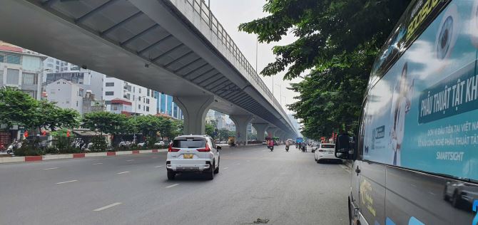 Bán nhà đất mặt phố Minh Khai, DT 175 m2, mặt tiền đẹp, vị trí đắc địa, lô góc