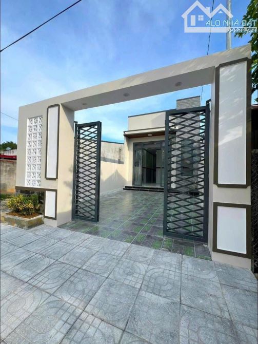 Nhà cấp 4, SHR, 124,2m2, mới keng, Tân Thông Hội, Giá 935 Triệu.
