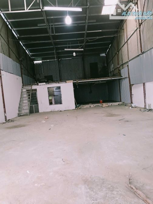 Cho thuê và 500m2  kho xưởng tạiNguyễn Văn Giáp, Nam Từ Liêm , Hà Nội.