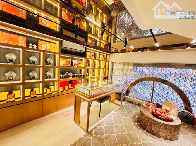 SIÊU PHẨM TRUNG TÂM HOÀN KIẾM - VỊ TRÍ KIM CƯƠNG - KINH DOANH ĐẲNG CẤP LUXURY.