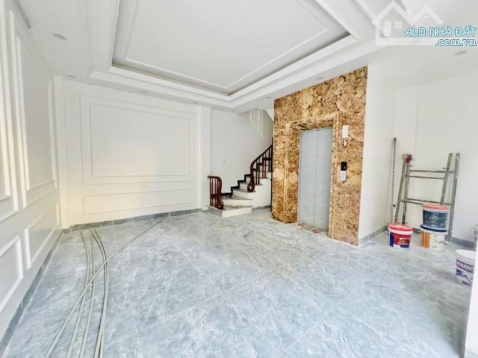 Ô TÔ TRÁNH NGAY CỔNG NHÀ BÙI XƯƠNG TRẠCH - 6T THANG MÁY - MT 6M - DT 36M*GIÁ 8 TỶ