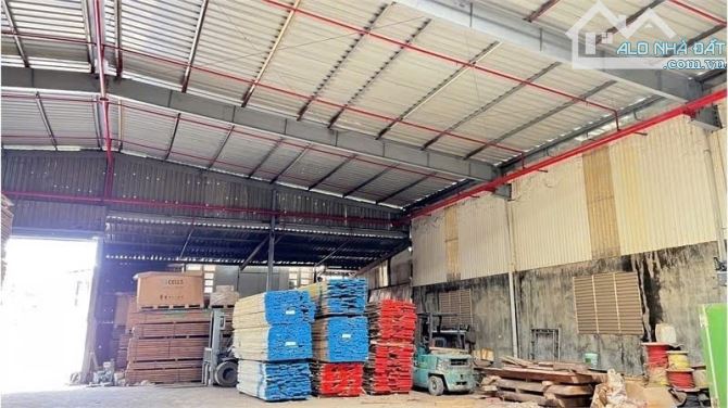 Cho thuê xưởng SX 2200m2, trang bị Phòng cháy tự động giá 70tr/th
