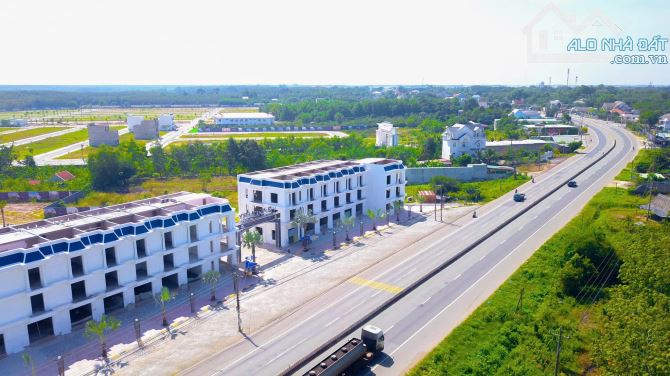 Bán Đất Ngay KCN VSip 2,3 Bình Dương Mặt Tiền ĐT742 Gần Làng Đại Học Cổng Xanh Giá 990tr - 1