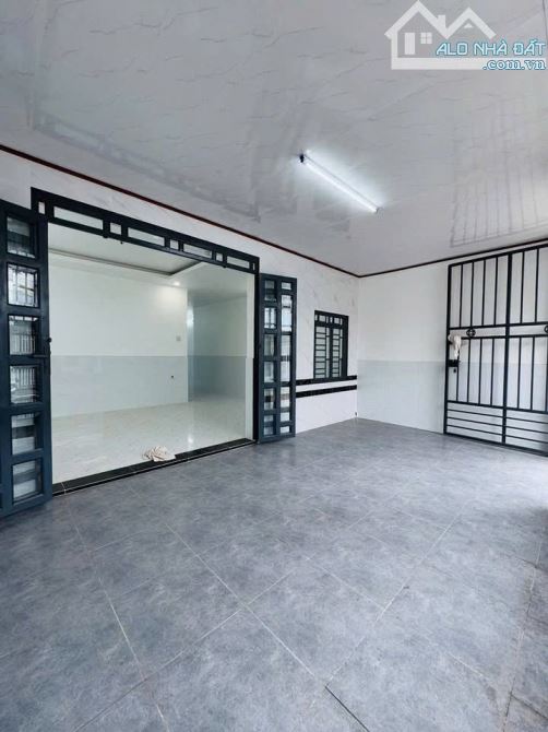 Bán nhà mới keng ngay trung tâm TT Củ Chi. 105m2, Sổ hồng riêng, 690 Triệu còn thươnglượng - 1