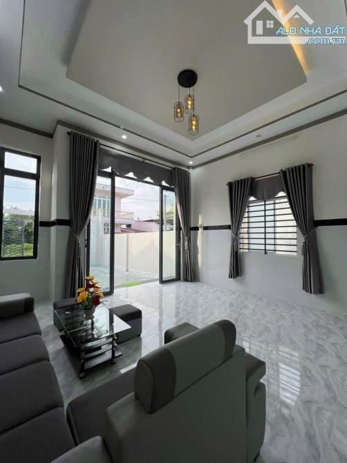 Nhà cấp 4, SHR, 124,2m2, mới keng, Tân Thông Hội, Giá 935 Triệu. - 1