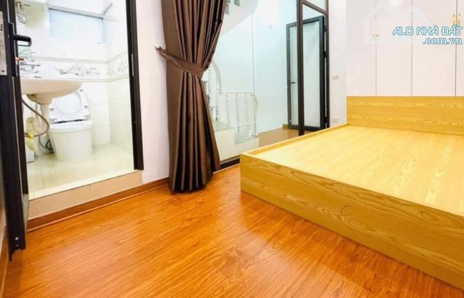 BÁN NHÀ NGÕ HOÀNG QUỐC VIỆT – 45M² – 5 TẦNG – HAI THOÁNG – GẦN Ô TÔ – 10 TỶ - 1