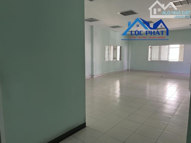 Cho thuê nhà xưởng 2.600m2, KCN Biên Hòa Đồng Nai giá 5,5 usd/m2/tháng - 1