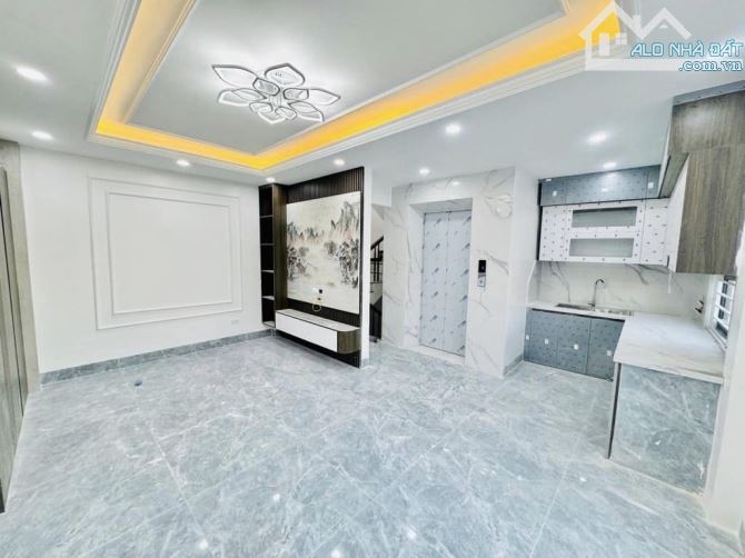 Ô TÔ TRÁNH NGAY CỔNG NHÀ BÙI XƯƠNG TRẠCH - 6T THANG MÁY - MT 6M - DT 36M*GIÁ 8 TỶ - 1