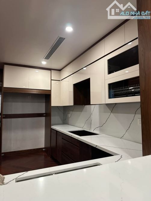 180m2 x 7T Mặt phố Cầu Giấy, lô góc 3 thoáng, vỉa hè đánh bóng, KD đỉnh. Giá chào 120 tỷ - 21