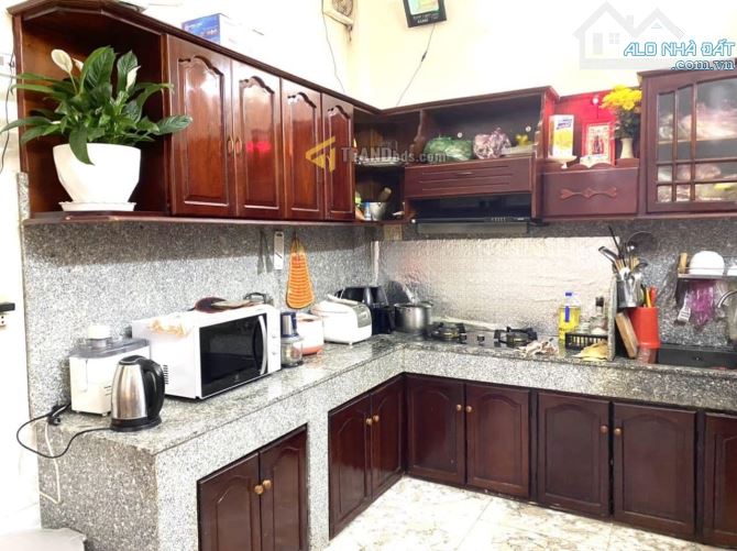 BÁN CĂN BIỆT THỰ 300M2 ĐANG CHO THUÊ 20 TRIỆU/ THÁNG