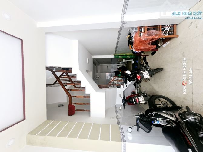 Hàng Hím Bán Nhà 3Tầng cách Biển Quy Nhơn 150m Giá chỉ 2tyxy p.Nguyễn Văn Cừ, hẻm cạn Rộng - 2