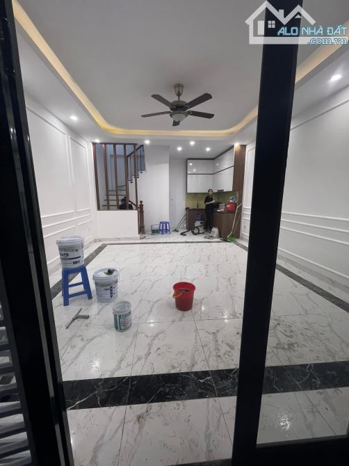 Bán gấp nhà 35m2, 5,56 tỷ tại Trương Định, Thịnh Liệt, Hoàng Mai, view đẹp, giá ưu đãi - 2