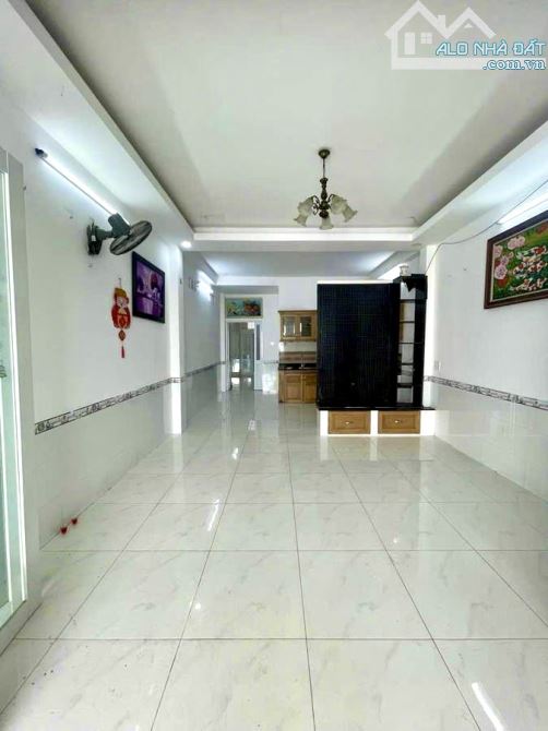 🔥 NHÀ ĐẸP 2 TẦNG - 67m² - CÓ HĐ THUÊ 15TR/TH - 3PN - GẦN LÂM VĂN BỀN - GIÁ HƠN 5 TỶ - 2