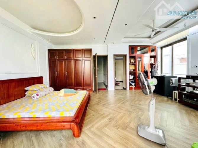 Bán gấp nhà Phương Mai, Đống Đa, Ô TÔ TRÁNH, kinh doanh, vỉa hè, view hồ, 45m2 X 4 tầng - 2