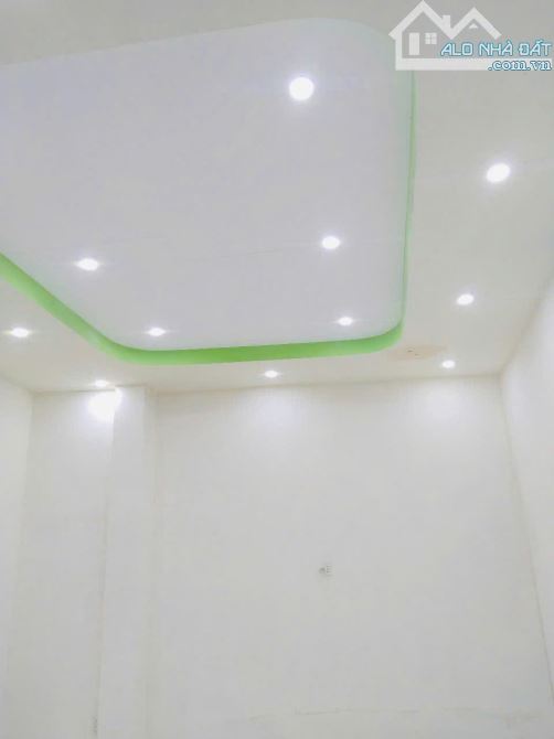 Nhà hẻm oto, sân 80m2, thích hợp ở  + làm kho hàng. Ngay QL1A gần chợ Đầu Mối - 2