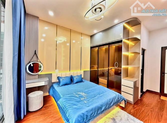 Hiếm! Bán nhà Nguyễn Sơn 40m2 ô tô thang máy chỉ 9 tỷ full nội thất hàng xóm Tâm Anh - 2