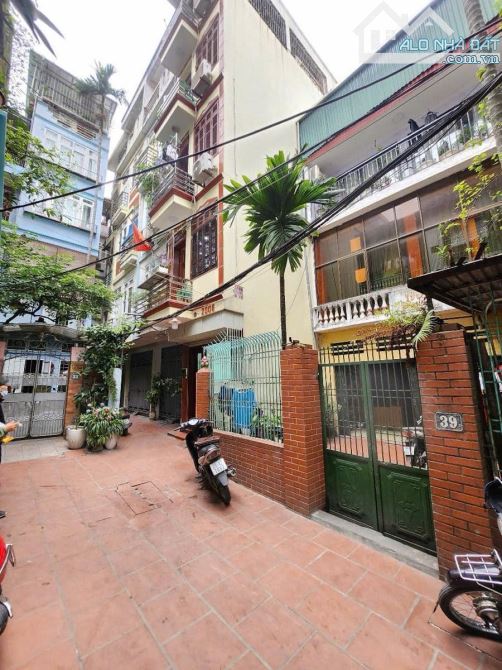 Xuân La 50m- MT4m - 2 Mặt Ngõ Ô Tô- Siêu Thoáng - Mỗi Tầng 2 Phòng Ngủ - Bãi Đỗ Xe Ng - 3