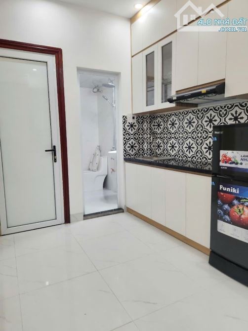 BÁN TOÀ NHÀ CCMN NGÕ RỘNG NGÁCH NÔNG PHỐ CHÙA LÁNG, ĐỐNG ĐA DT 41m2, XÂY 6 TẦNG - 3