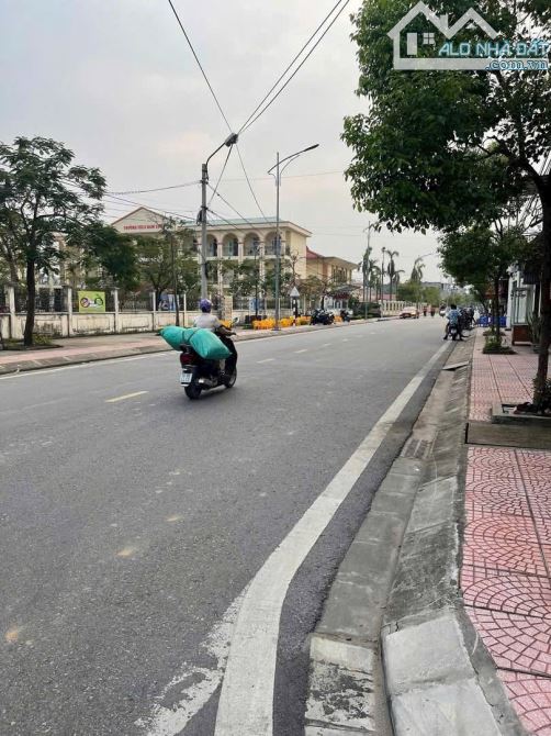 Bán Đất 163m2 Ngang 9.72m Trung Tâm Phường Nam Sơn An Dương Quận - 3