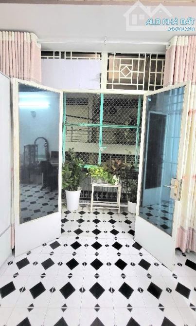 Gần chợ Tân Bình, 30m2, 3 Tầng BTCT, 10m ra mặt tiền, Chỉ 5,1 Tỷ - 3