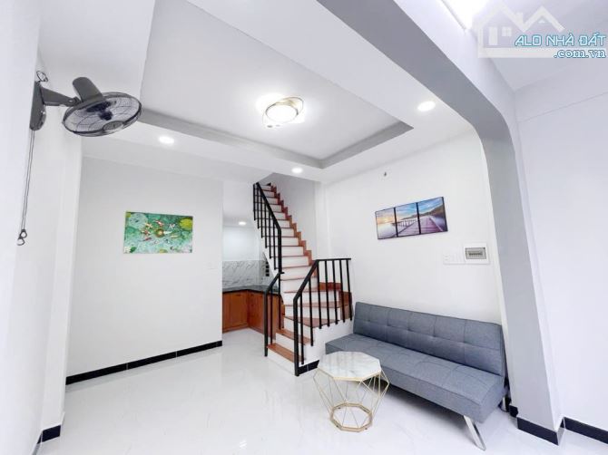 Chỉ 3tỷ 9 đã có nhà mới vuông hẻm xe hơi quay đầu gần BÀU CÁT Tân Bình 3tầng dtsd 84m2 - 3