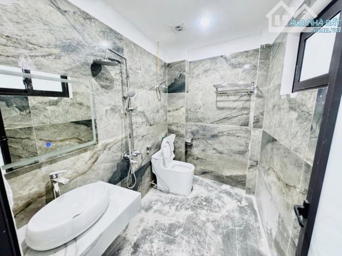 Ô TÔ TRÁNH NGAY CỔNG NHÀ BÙI XƯƠNG TRẠCH - 6T THANG MÁY - MT 6M - DT 36M*GIÁ 8 TỶ - 3