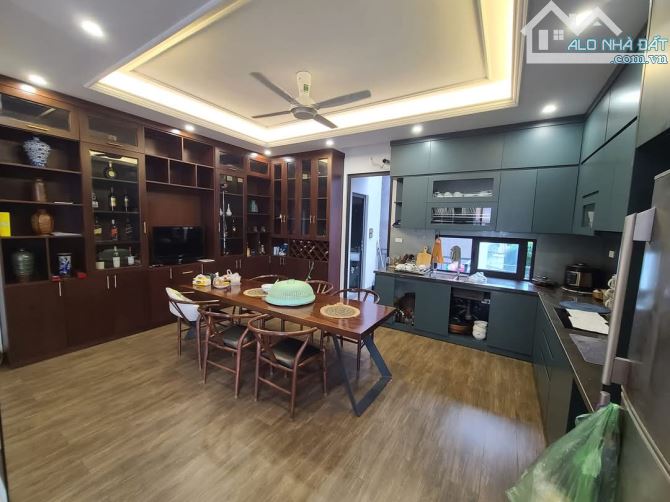 100m2 x 5T x mặt tiền 6,2m2 Tây Hồ, thoáng trước sau, ÔTÔ tránh. Giá chào 20 tỷ - 4