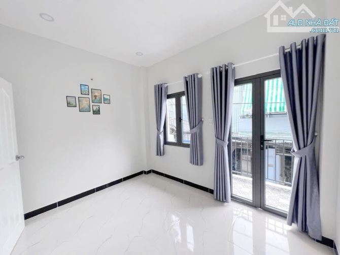 Chỉ 3tỷ 9 đã có nhà mới vuông hẻm xe hơi quay đầu gần BÀU CÁT Tân Bình 3tầng dtsd 84m2 - 4