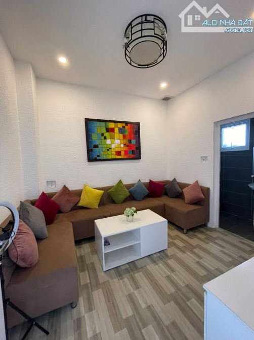 Bán nhà trung tâm tp Đà Lạt Thích hợp vừa ở vừa kinh doanh.153m² ;3 tầg, 13phog, 10ty - 4