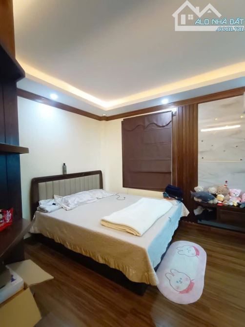 Xuân La 50m- MT4m - 2 Mặt Ngõ Ô Tô- Siêu Thoáng - Mỗi Tầng 2 Phòng Ngủ - Bãi Đỗ Xe Ng - 5