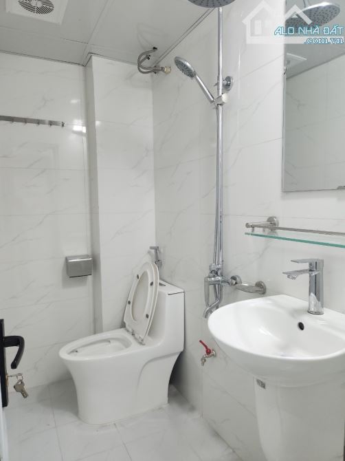 BÁN TOÀ NHÀ CCMN NGÕ RỘNG NGÁCH NÔNG PHỐ CHÙA LÁNG, ĐỐNG ĐA DT 41m2, XÂY 6 TẦNG - 5