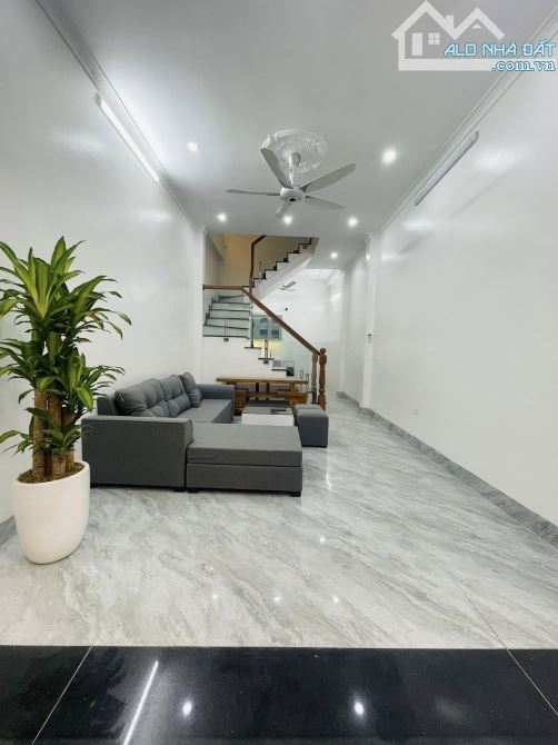Bán gấp nhà phân lô Trần Quốc Hoàn 40m2, 4t, ô tô tránh, dừng đỗ, kinh doanh - 7